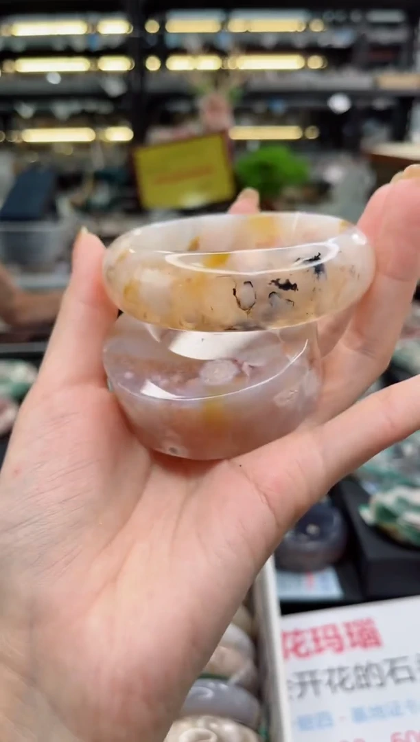 【闪购商品】石英质玉手镯未镶嵌60圈口（赠品镯心）1600246