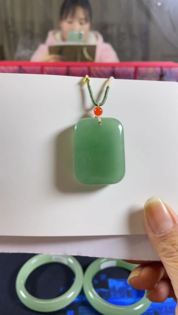 未镶嵌东陵石颈饰平安无事牌多样性发货