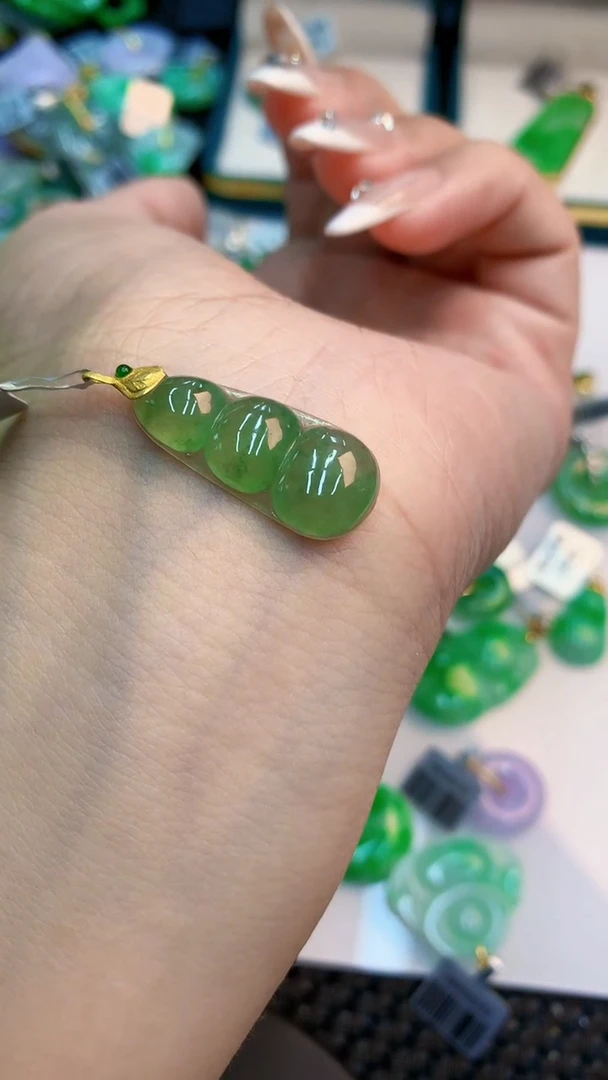 翡翠18K金镶嵌吊坠(不含链)1