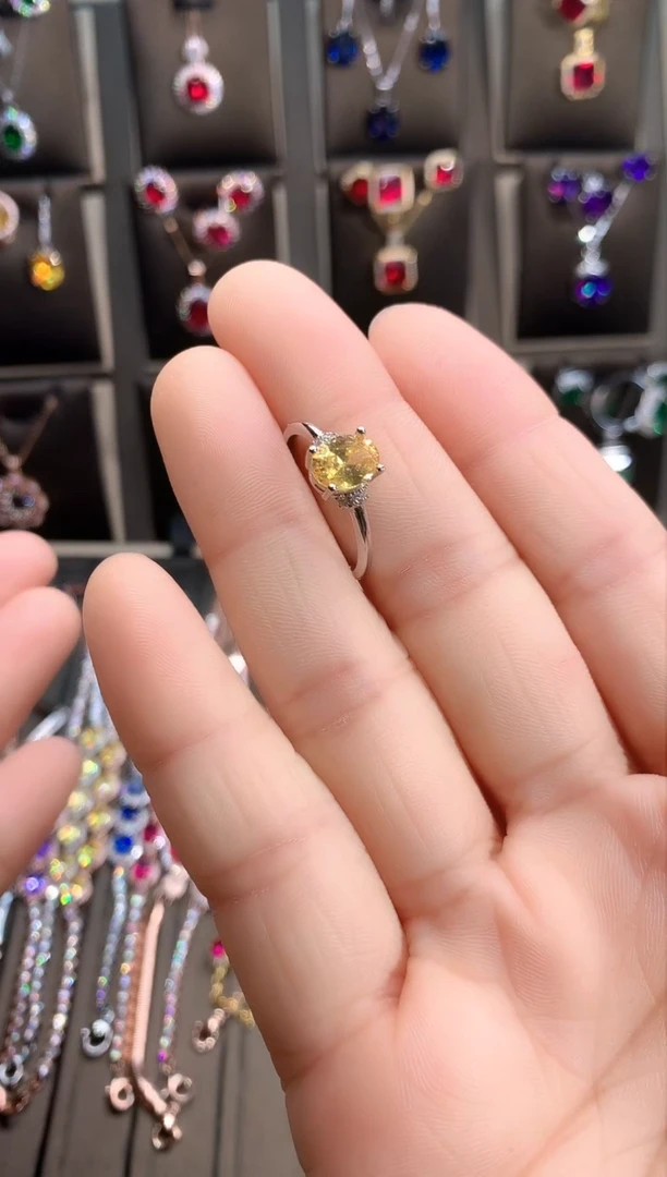 【闪购商品】水晶戒指银S925镶嵌银色6.8