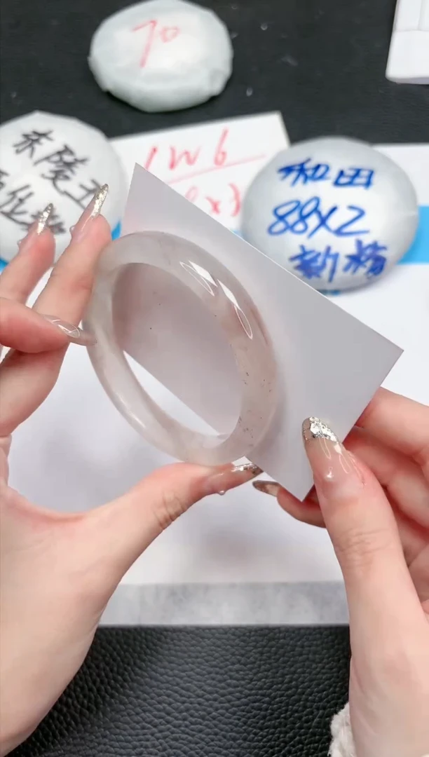 【闪购商品】石英质玉手镯未镶嵌264-60