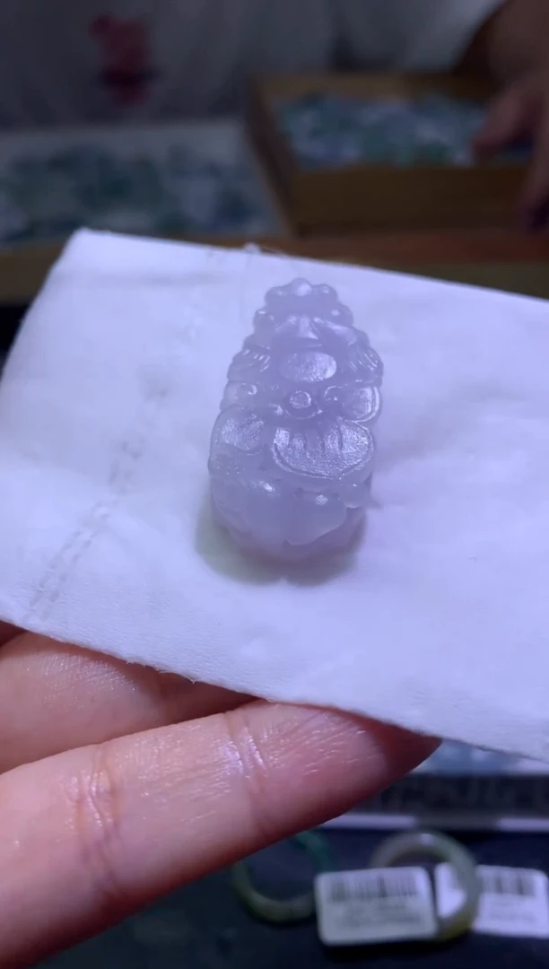 定制翡翠未镶嵌大*梅毛货