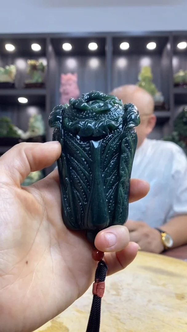 玉人* 玉岫岩料手工雕刻摆件居家装饰送礼一物一图