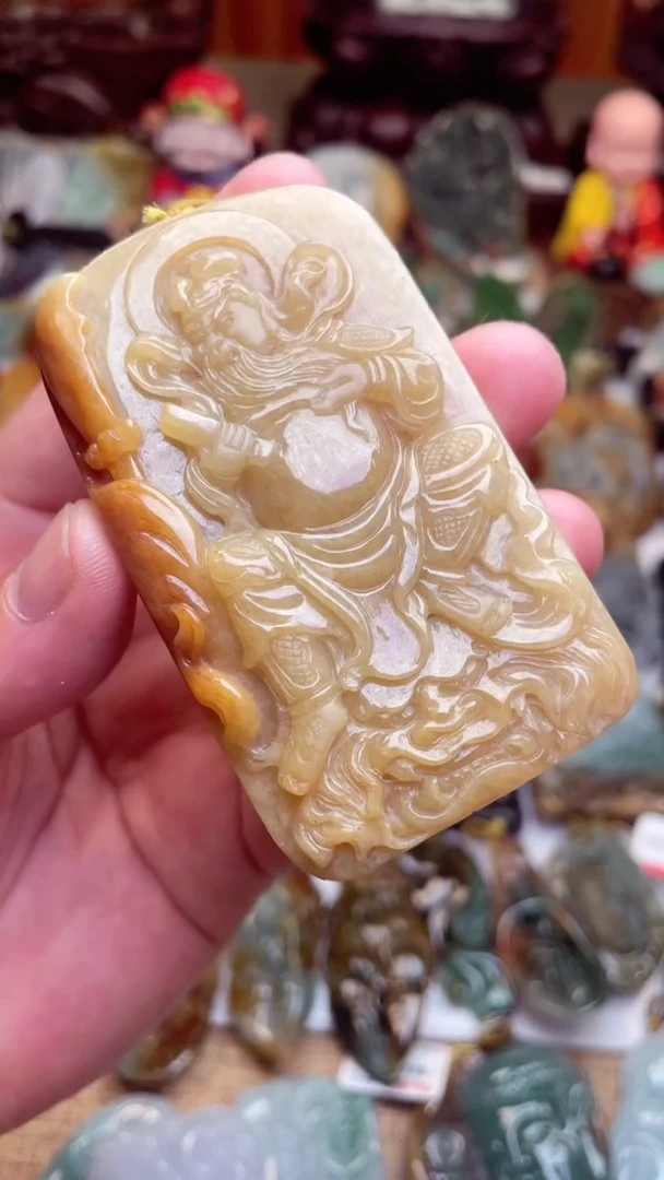 颈饰未镶嵌翡翠关公
