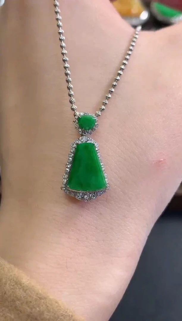 吊坠(不含链)18K金镶嵌翡翠冬日珠宝多样性发货一件W32