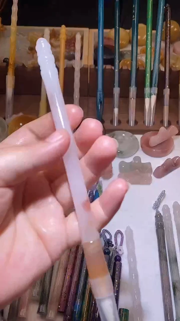 黄昌典--骚文房，粉白玉石笔杆