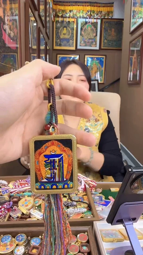 吊坠十项自在-热贡纯手绘唐卡