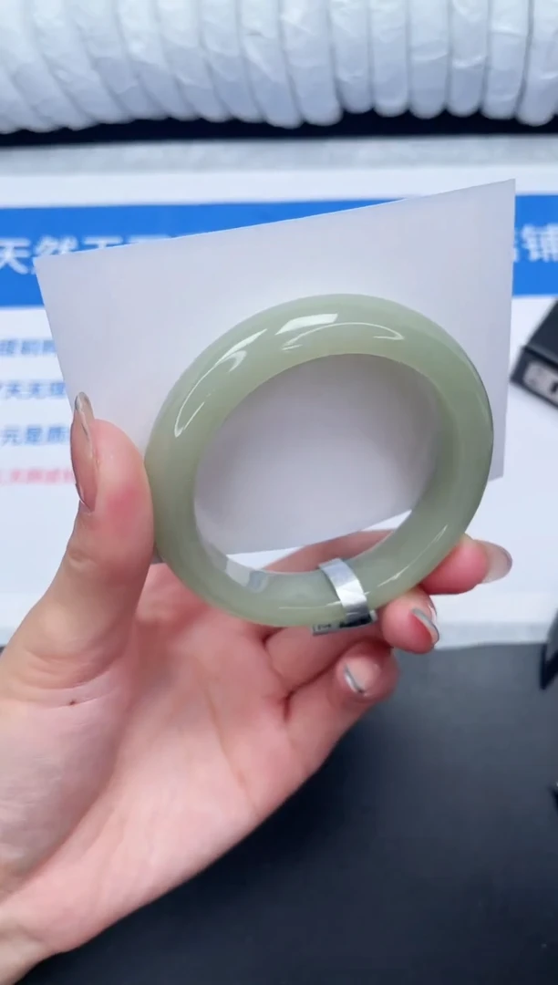 未镶嵌手镯石英质玉33-53.5DK
