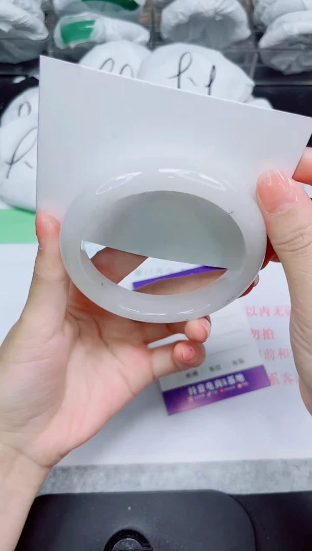 石英质玉手镯未镶嵌210-64