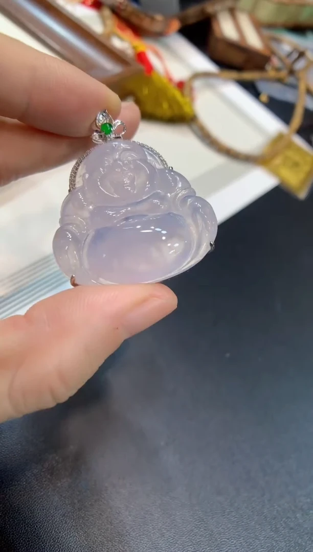 颈饰18K金镶嵌翡翠佛公