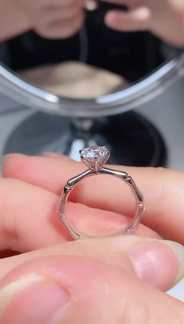 【闪购商品】实验室培育钻石铂Pt950镶嵌戒指1.01 14号圈口