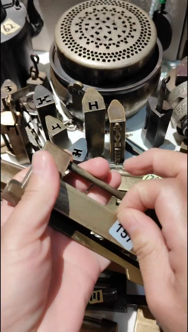 金属古典摆件家居摆件一个