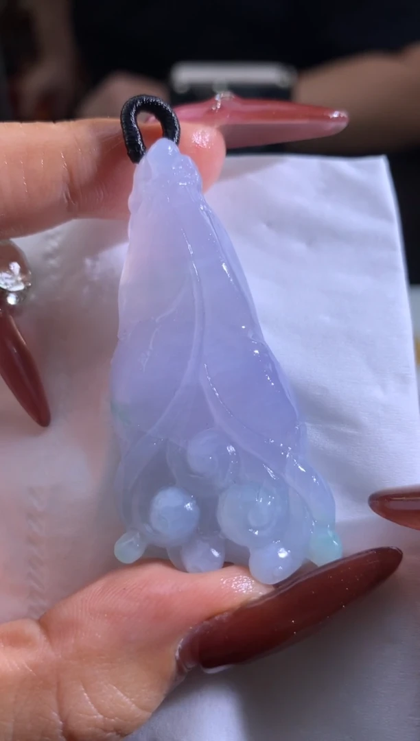 未镶嵌定制翡翠?*依翡翠