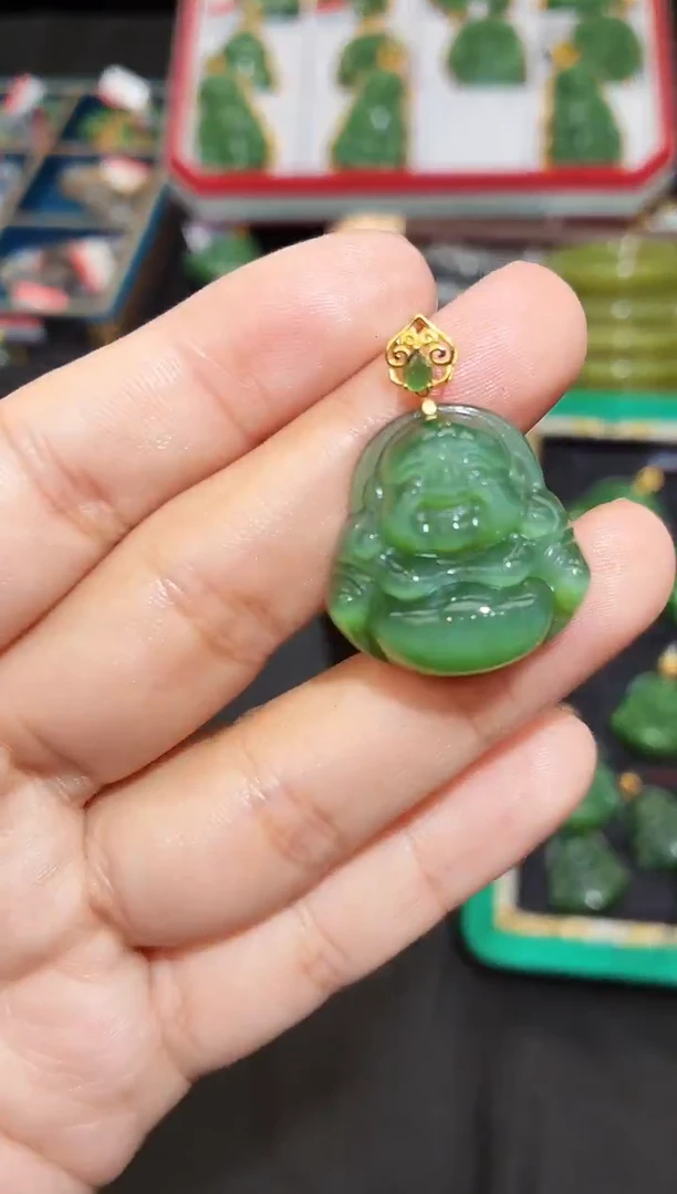 吊坠(赠链)18K金镶嵌和田玉多样性发一