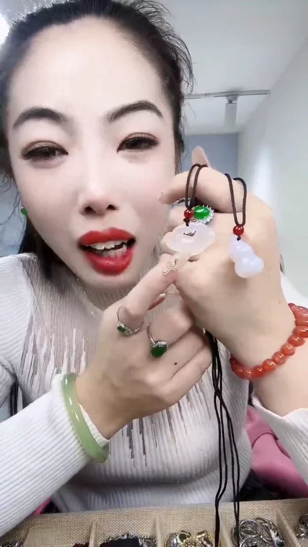 【闪购商品】玛瑙/玉髓颈饰未镶嵌祥云+葫芦