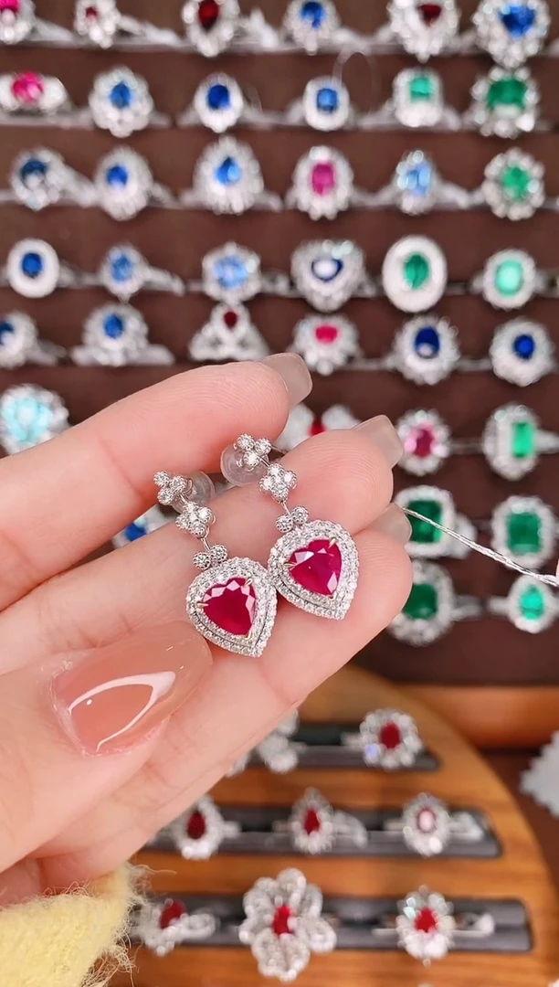 【闪购商品】红宝石18K金耳饰18K金镶嵌.