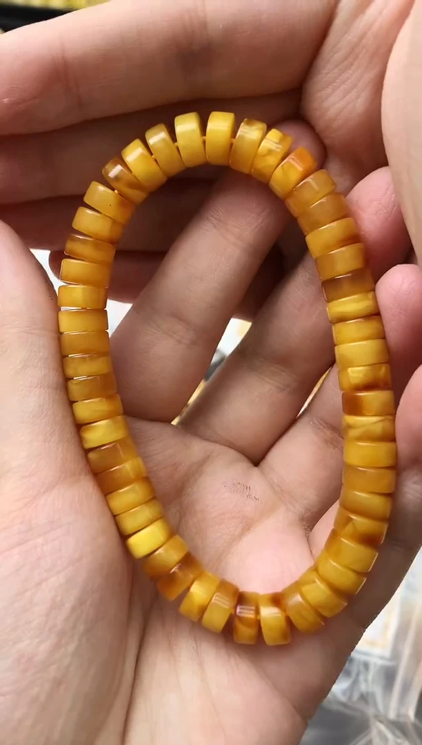 未镶嵌琥珀珠宝奇石185