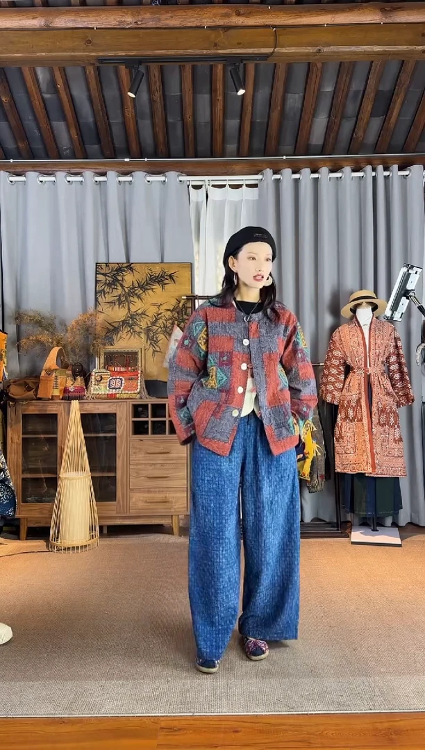 设计师款彩色贴布绣贝壳扣外套