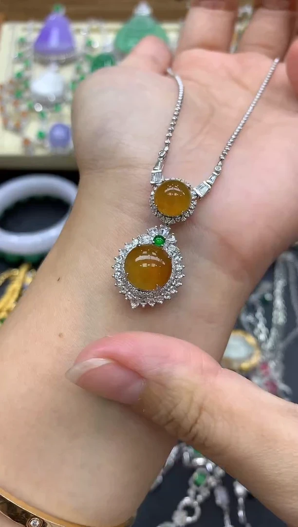 翡翠18K金镶嵌颈饰611-中国好珍宝