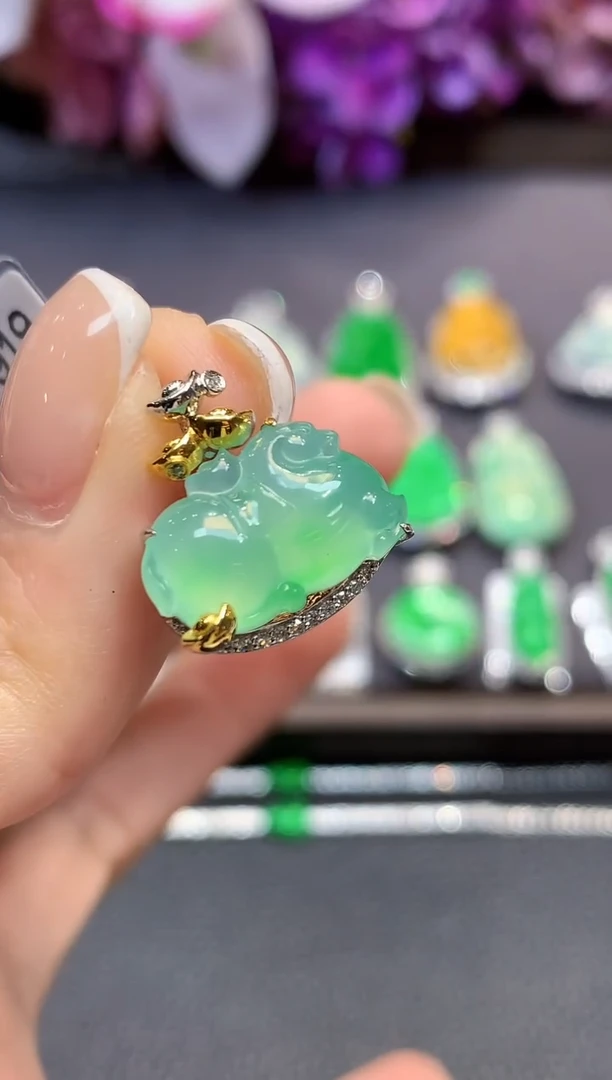 吊坠(不含链)18K金镶嵌翡翠C30