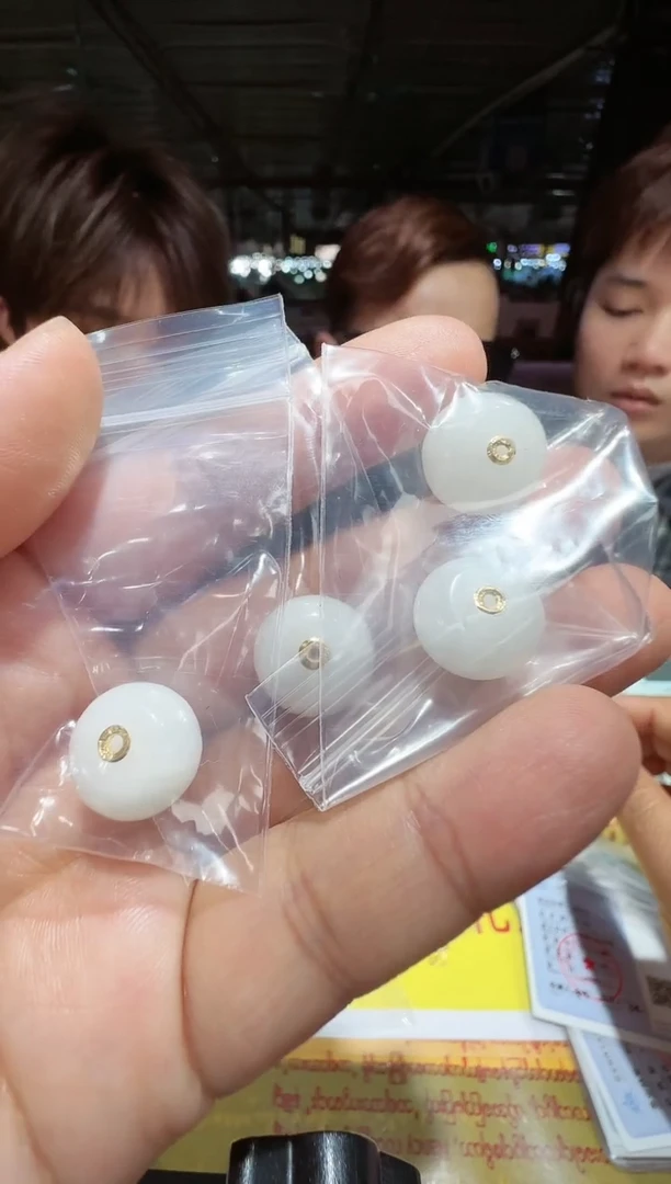 【闪购商品】和田玉吊坠18K金镶嵌吊坠多样性只发一件