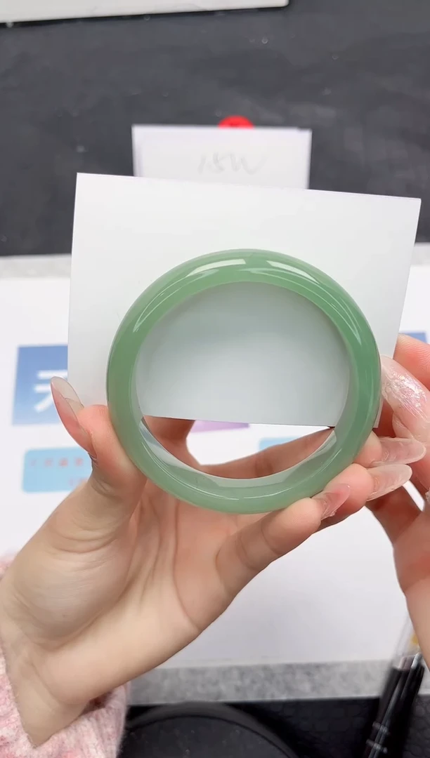 【闪购商品】石英质玉手镯未镶嵌L136-58.4