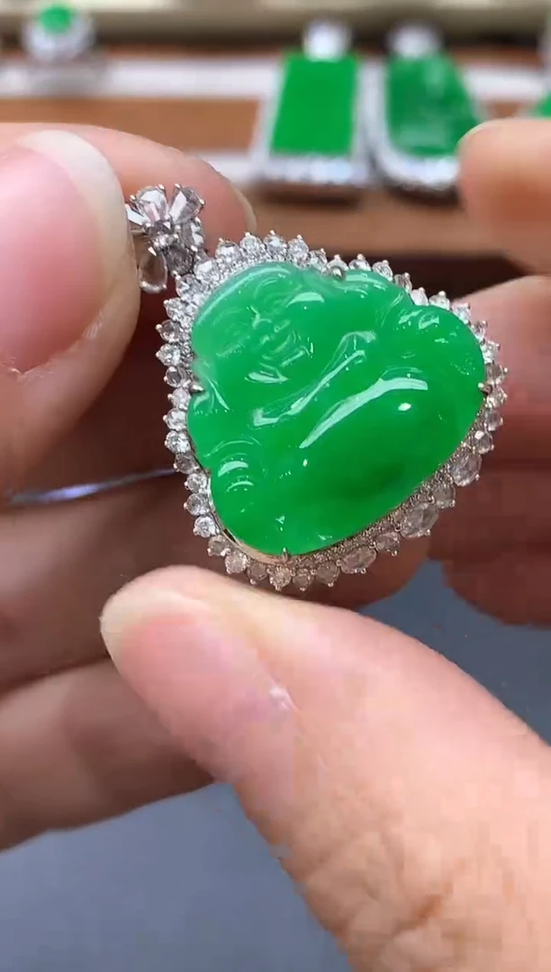 颈饰18K金镶嵌翡翠785-中国好珍宝