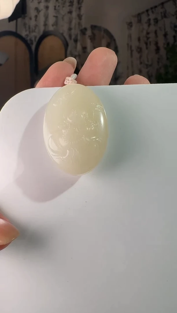 颈饰未镶嵌和田玉藕粉佛牌