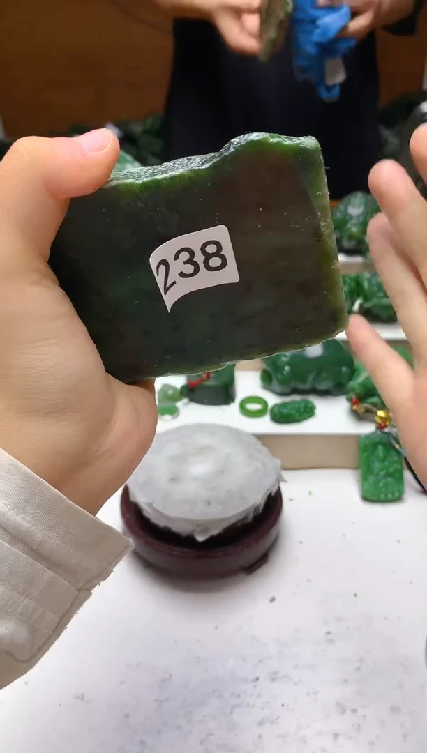 未镶嵌和田玉（碧玉）珠宝半成品1