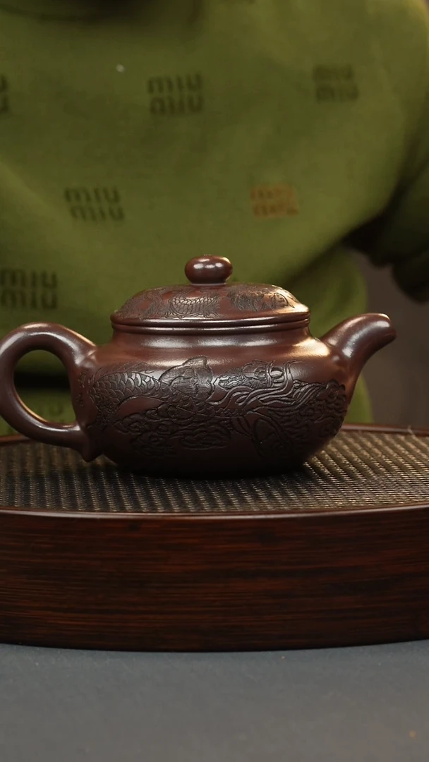 【闪购商品】紫砂茶壶石红 仿古 刻龙