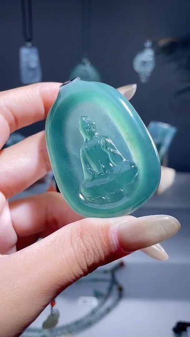 颈饰未镶嵌翡翠观音