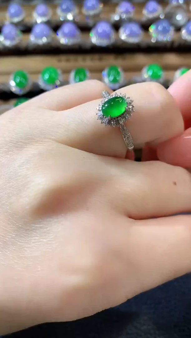 18K金镶嵌戒指翡翠A83