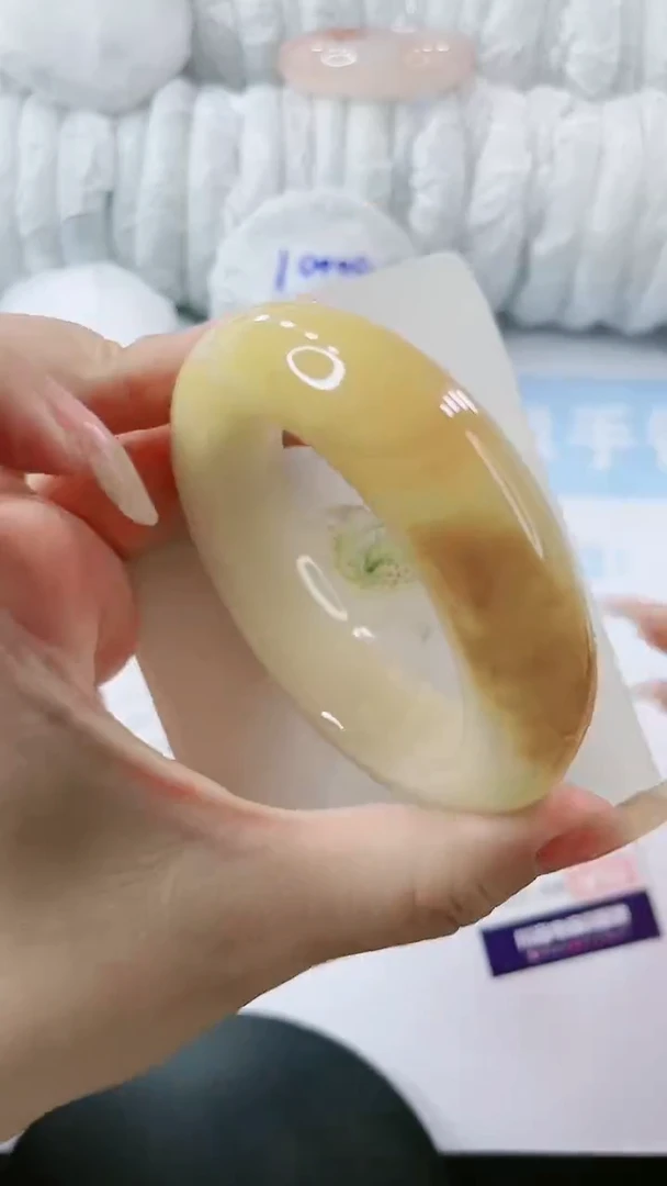 【闪购商品】石英质玉手镯未镶嵌多样性发货L658