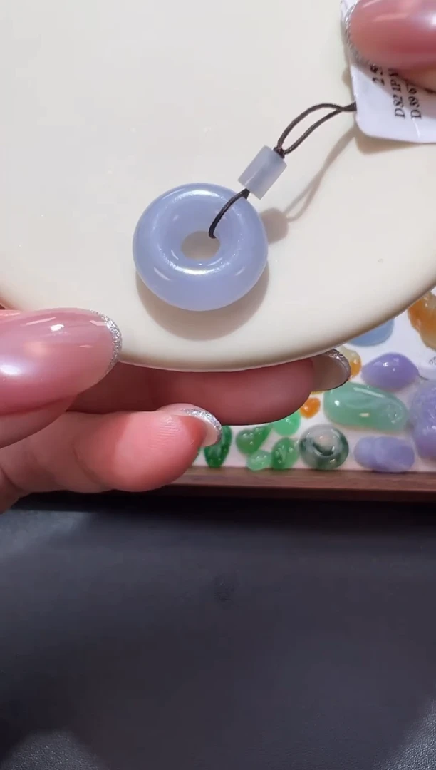 未镶嵌定制翡翠23.4*17.4*5.3甜甜圈