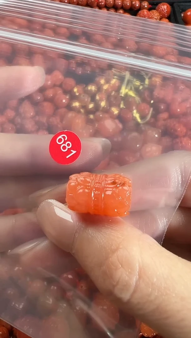 颈饰未镶嵌南红玛瑙1