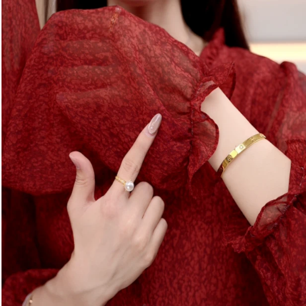 初相识2025新款新中式国风设计感气质小衫M246可可