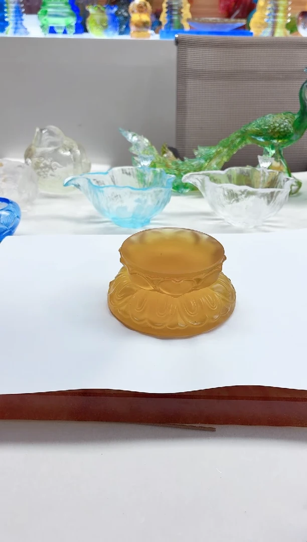 手工艺品琉璃琥珀色双层莲花底座10*7*4公分