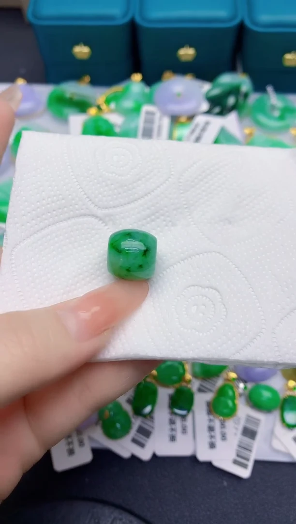 颈饰未镶嵌翡翠缅甸天然翡翠A货