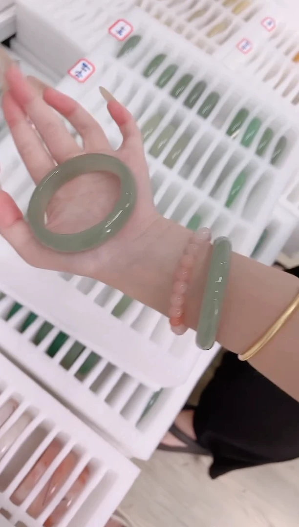 未镶嵌手镯石英质玉332-54D