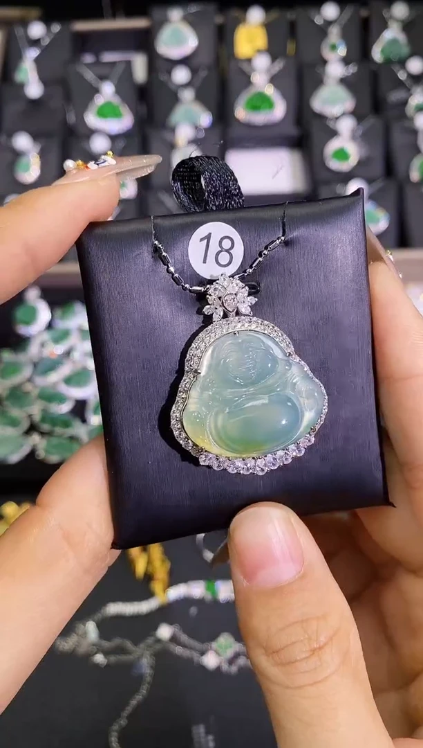 【闪购商品】翡翠吊坠(赠链)银S925镶嵌黄翡飘花佛公