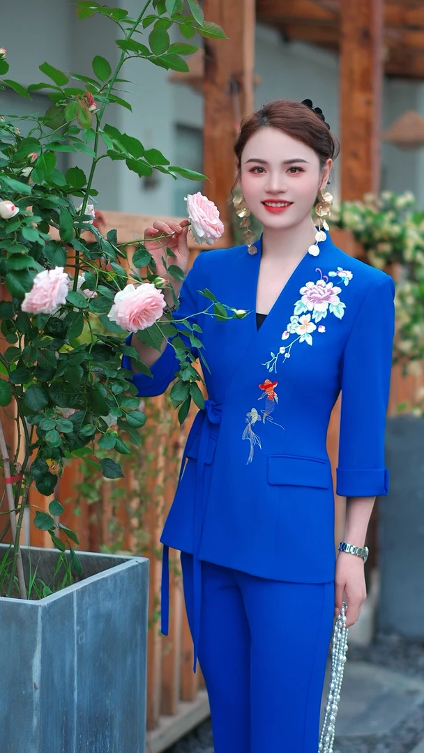 马姑娘专属-2710-2025新款夏季国风牡丹刺绣大气显瘦套装女