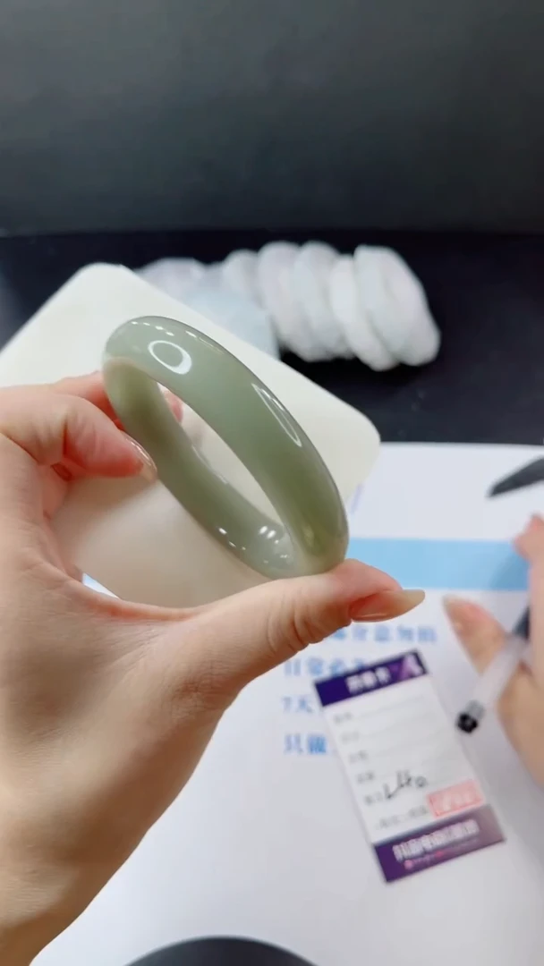 未镶嵌手镯石英质玉多样性发货L40