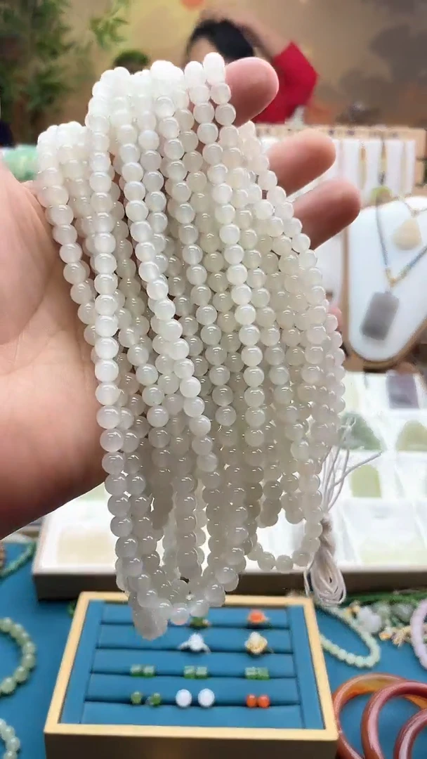 颈饰未镶嵌和田玉约卡6mm（92颗珠子），多样性发一件