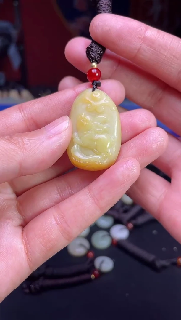 颈饰未镶嵌和田玉1