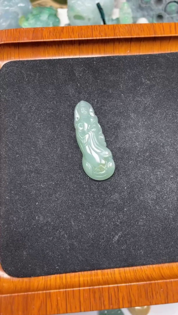 【闪购商品】翡翠挂件未镶嵌站观音