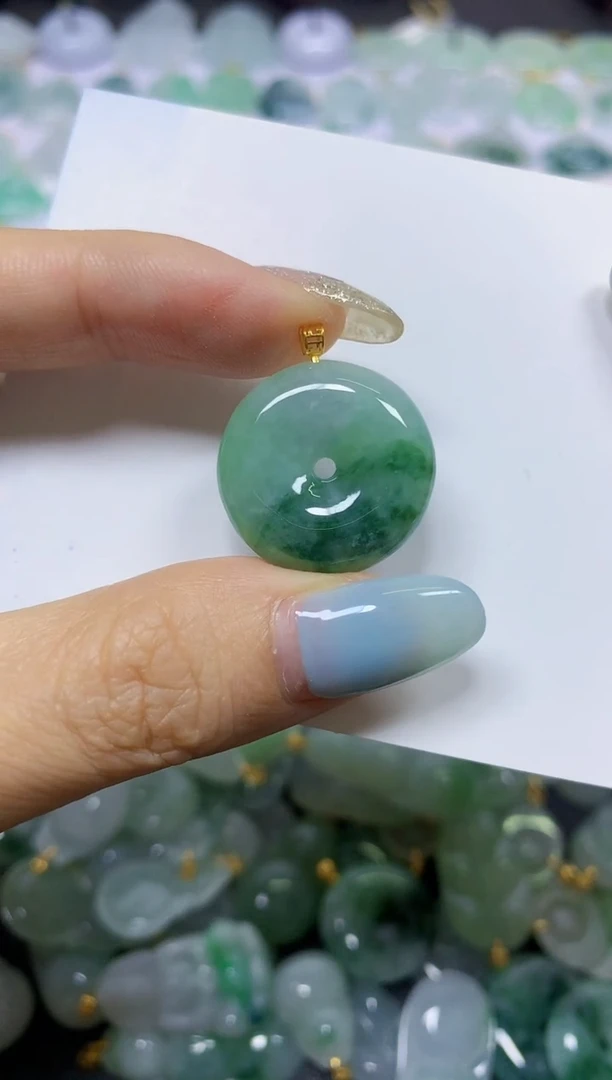 翡翠18K金镶嵌颈饰天然翡翠A货