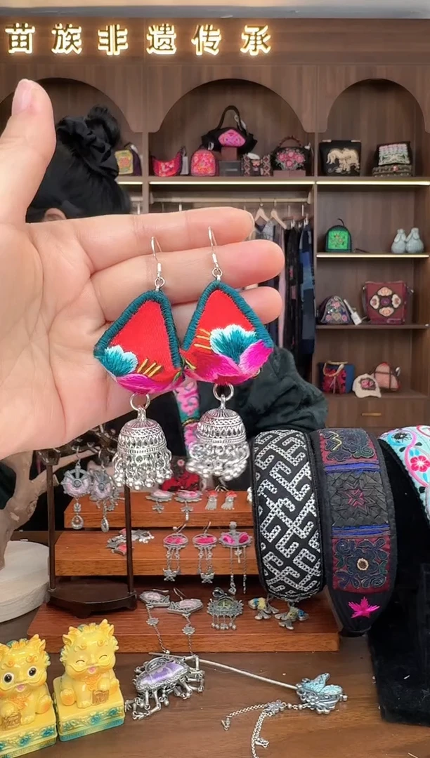 【闪购商品】织绣扶光苗绣传承67