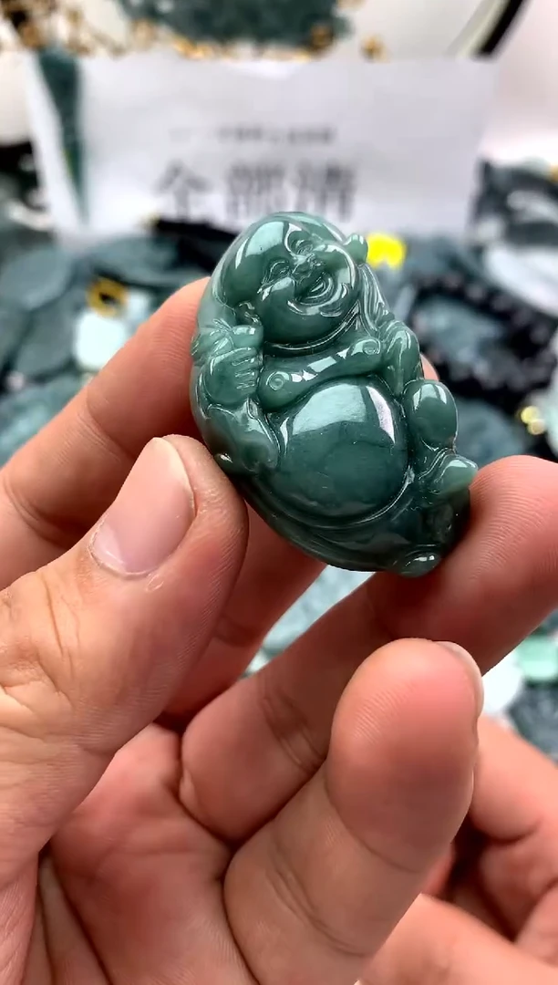 翡翠未镶嵌颈饰布袋佛