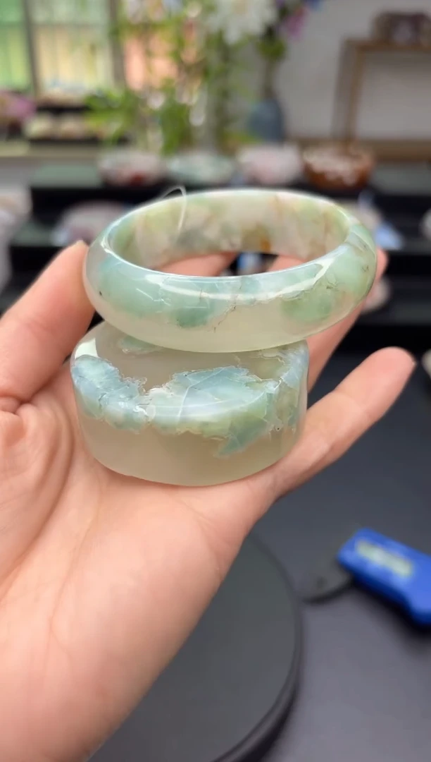 【闪购商品】石英质玉手镯未镶嵌C301(55圈赠送镯心)