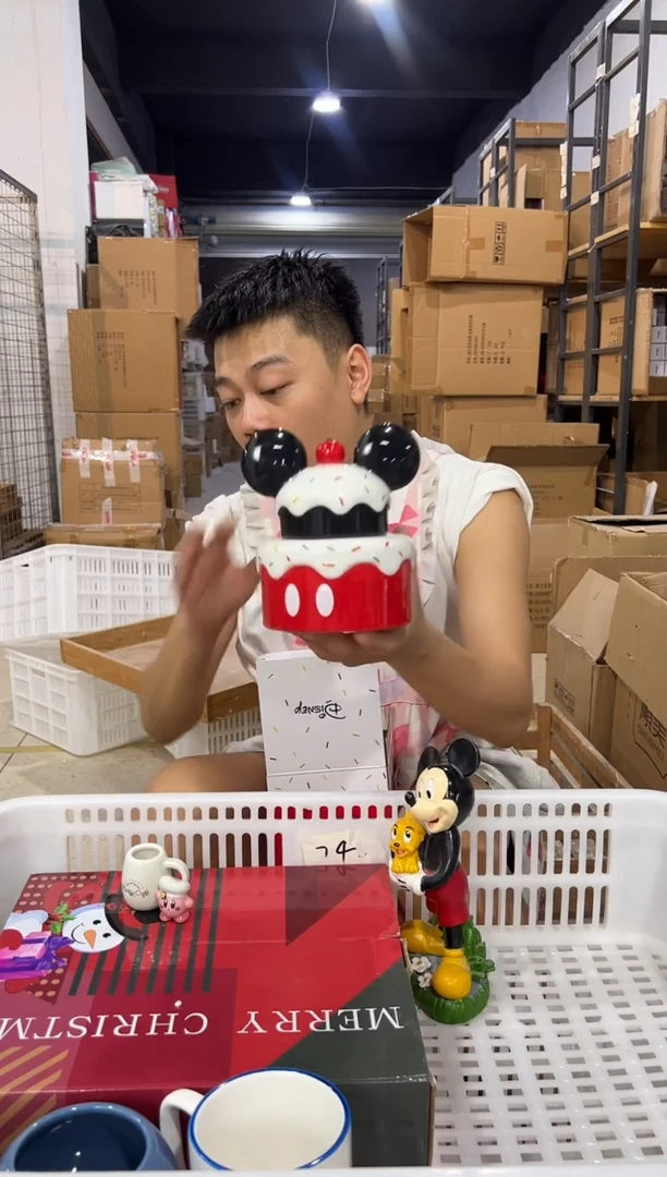 瓷片原盒米奇蛋糕罐子